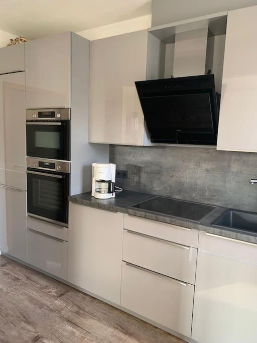 Ferienwohnung Fischer Mit E-Ladestation Direkt Am Haus Шварценберг Екстер'єр фото